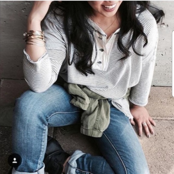 Anthropologie LIV Los Angeles Day Off Henley Striped Top Tee Size Medium - Picture 2 of 8